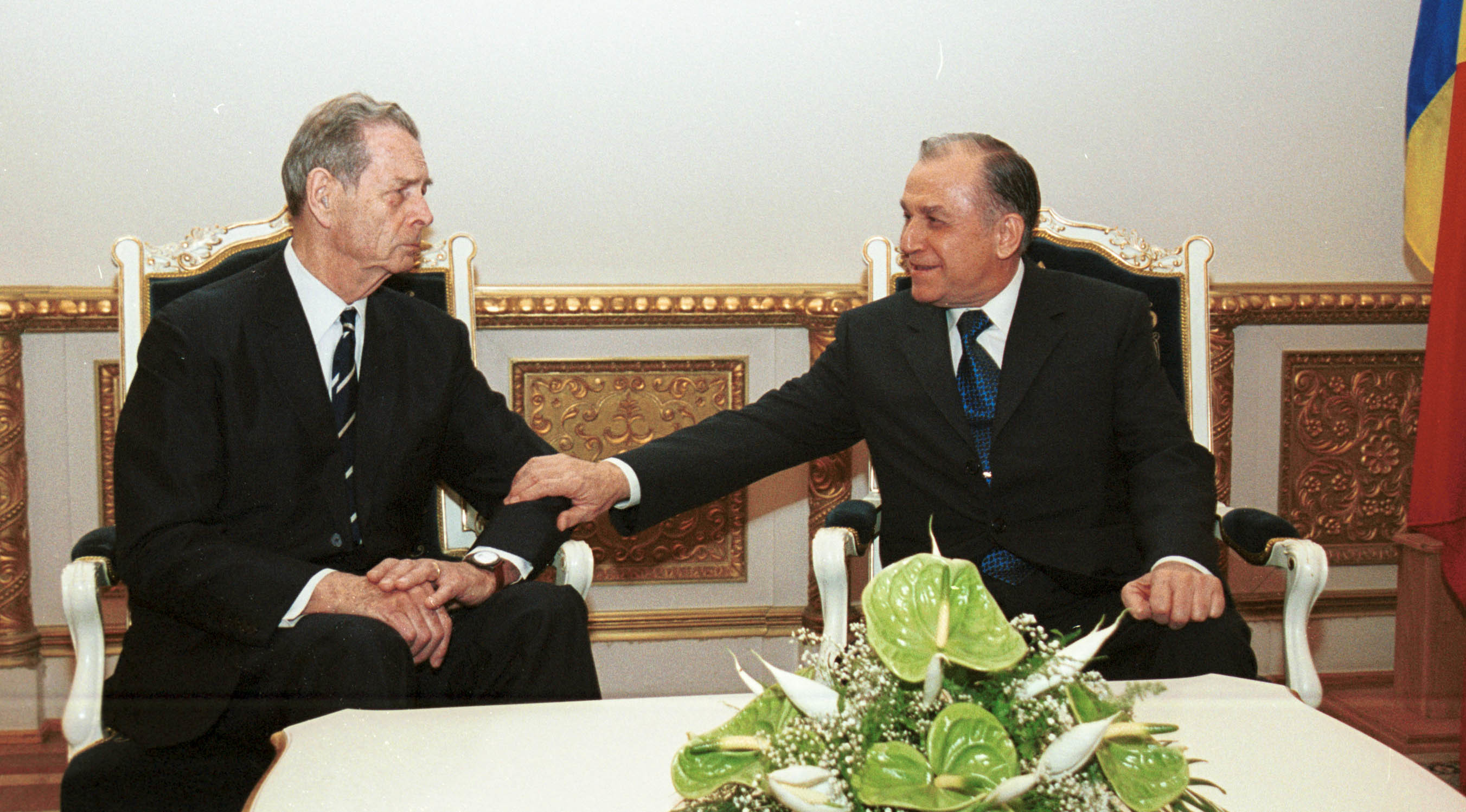 Întâlnire oficială între Regele Mihai I şi Ion Iliescu